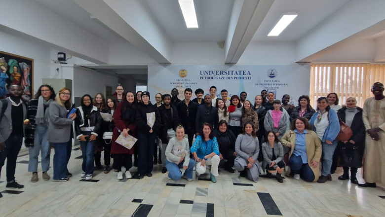 4.	Univerza v Ploiești. Udeleženci konference: Kulturna raznolikost v akademskem prostor